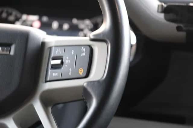 Land Rover Defender (2023) thumbnail 23