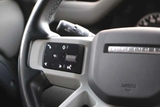 Land Rover Defender (2023) thumbnail 24