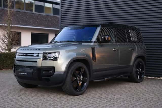 Land Rover Defender (2023) thumbnail 8