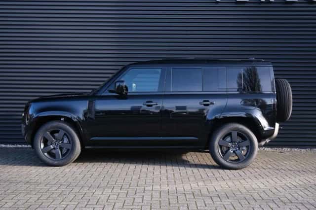 Land Rover Defender (2025) thumbnail 3