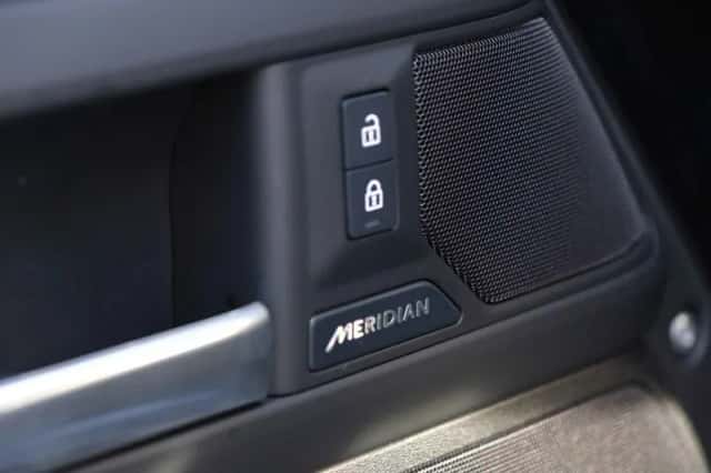 Land Rover Defender (2025) thumbnail 25