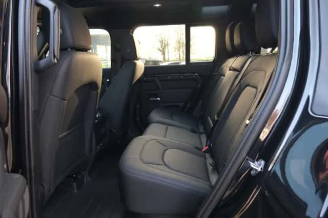 Land Rover Defender (2025) thumbnail 26