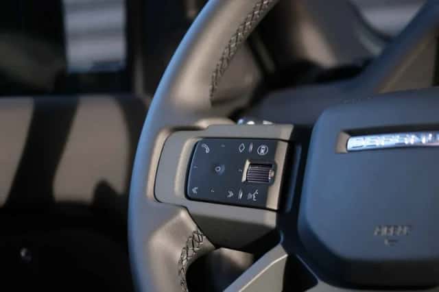 Land Rover Defender (2025) thumbnail 31