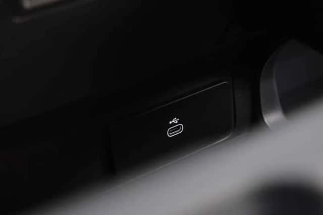 Land Rover Defender (2025) thumbnail 39