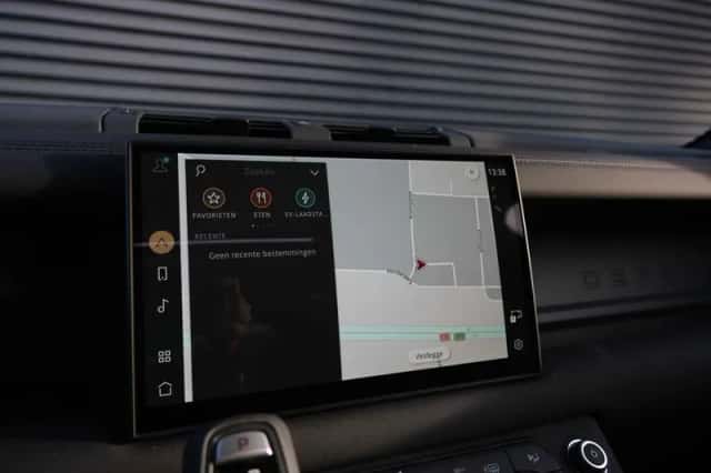 Land Rover Defender (2025) thumbnail 42