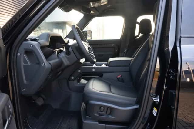 Land Rover Defender (2025) thumbnail 9