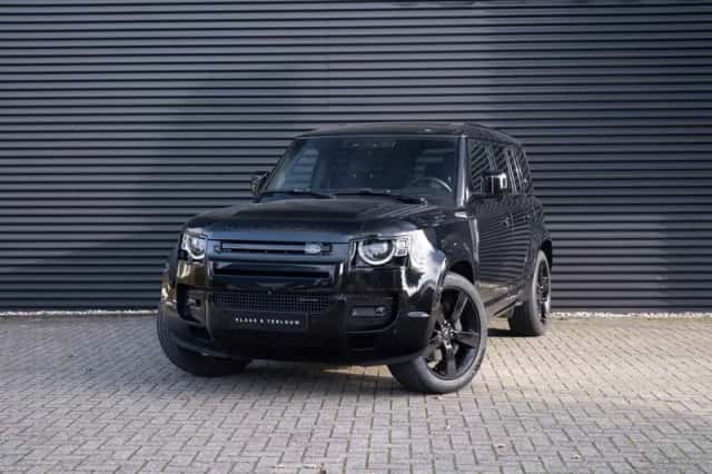 Land Rover Defender (2022) thumbnail 2