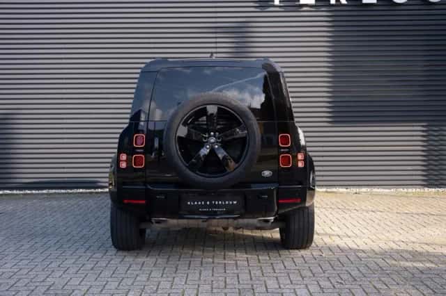 Land Rover Defender (2022) thumbnail 14