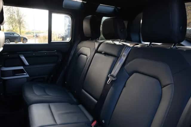 Land Rover Defender (2022) thumbnail 24