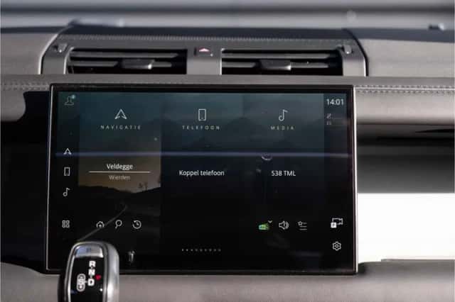 Land Rover Defender (2022) thumbnail 28