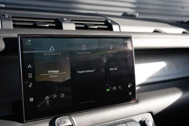 Land Rover Defender (2022) thumbnail 35
