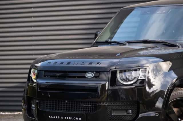 Land Rover Defender (2022) thumbnail 5