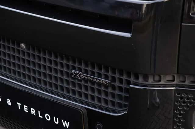 Land Rover Defender (2022) thumbnail 8