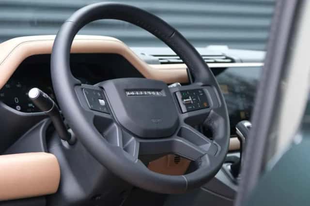 Land Rover Defender (2026) thumbnail 25