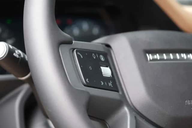 Land Rover Defender (2026) thumbnail 27