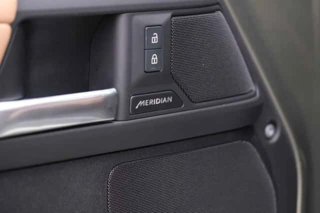 Land Rover Defender (2026) thumbnail 29
