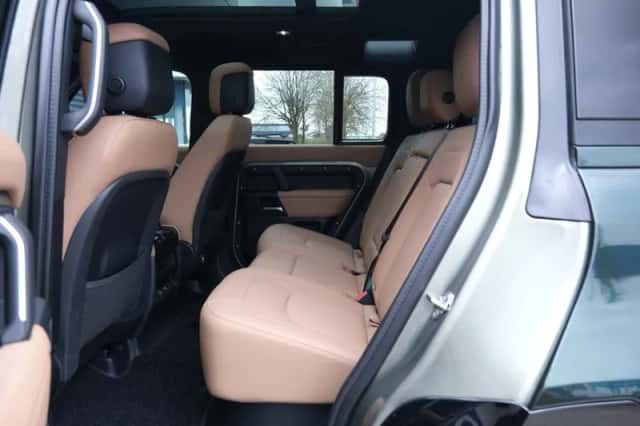 Land Rover Defender (2026) thumbnail 30