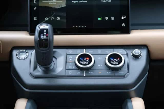 Land Rover Defender (2026) thumbnail 33