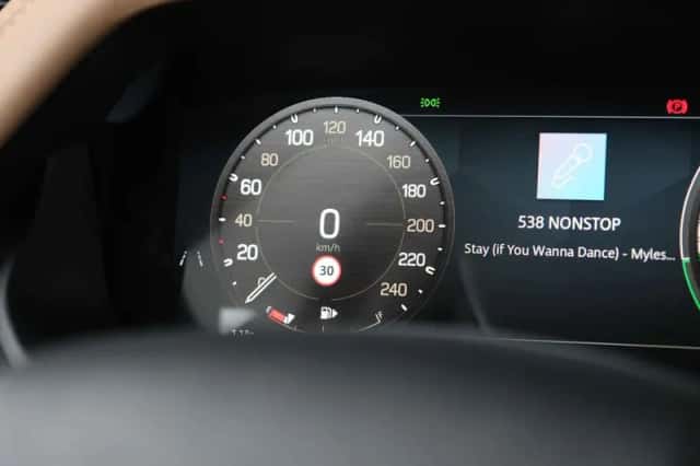 Land Rover Defender (2026) thumbnail 37