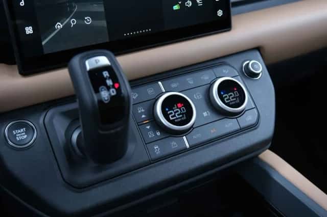 Land Rover Defender (2026) thumbnail 42
