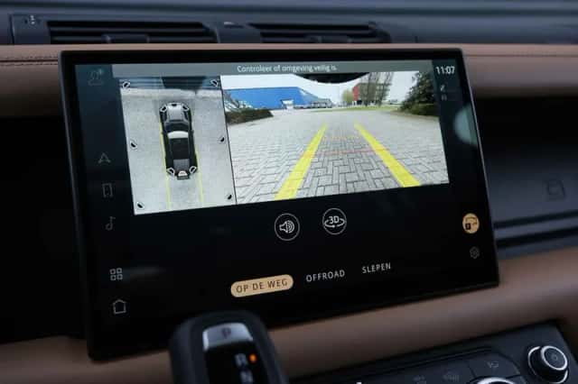 Land Rover Defender (2026) thumbnail 54