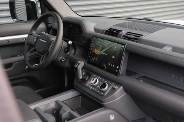 Land Rover Defender (2026) thumbnail 11