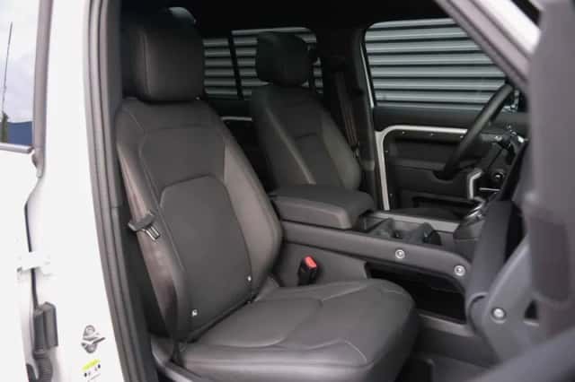 Land Rover Defender (2026) thumbnail 12