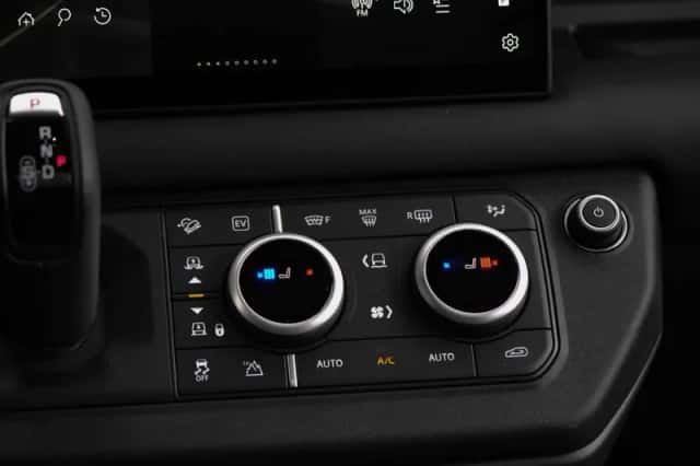 Land Rover Defender (2026) thumbnail 15