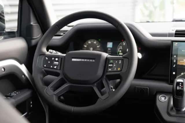Land Rover Defender (2026) thumbnail 17