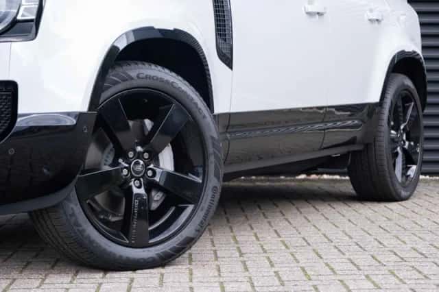 Land Rover Defender (2026) thumbnail 3