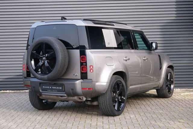 Land Rover Defender (2022) thumbnail 13
