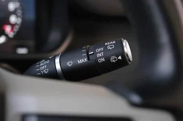 Land Rover Defender (2022) thumbnail 39