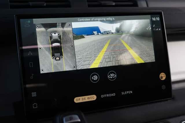 Land Rover Defender (2022) thumbnail 42