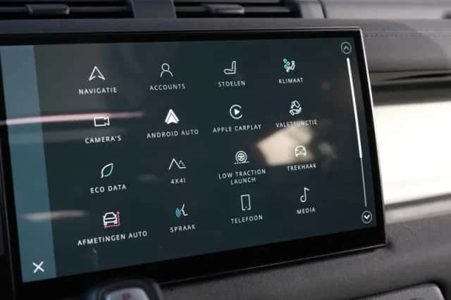 Land Rover Defender (2022) thumbnail 43