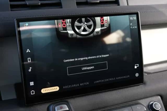 Land Rover Defender (2022) thumbnail 46