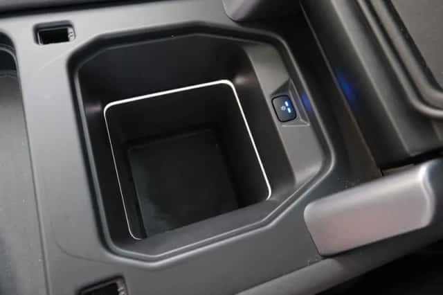 Land Rover Defender (2022) thumbnail 47