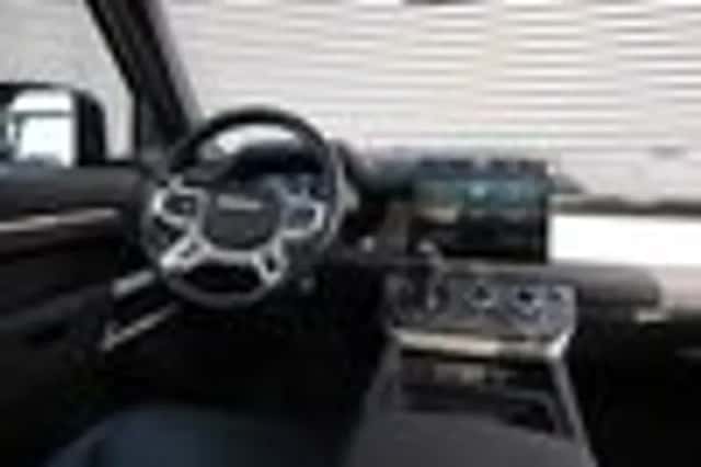 Land Rover Defender (2022) thumbnail 54