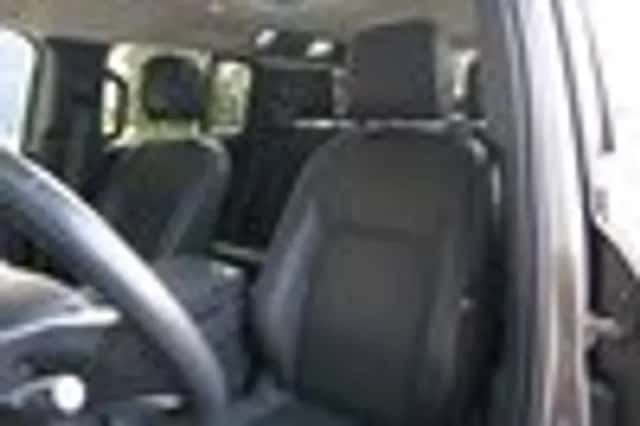Land Rover Defender (2022) thumbnail 56