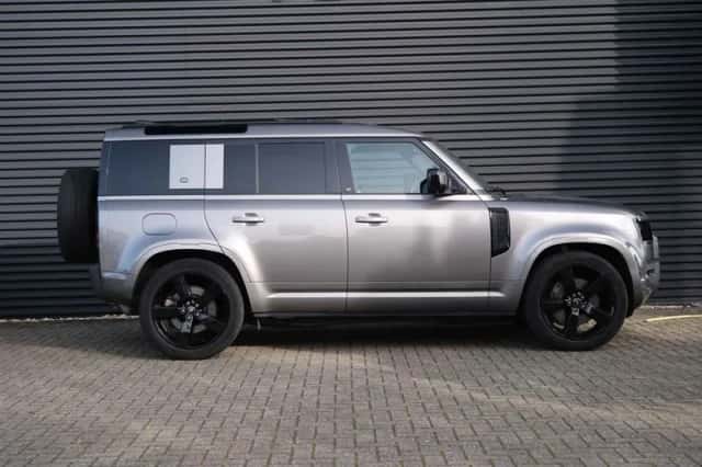 Land Rover Defender (2022) thumbnail 9