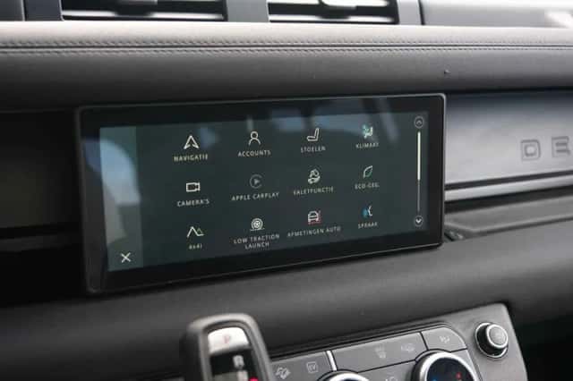 Land Rover Defender (2022) thumbnail 27