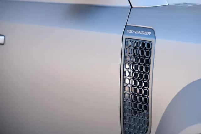 Land Rover Defender (2025) thumbnail 14