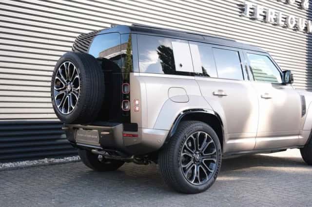 Land Rover Defender (2025) thumbnail 11