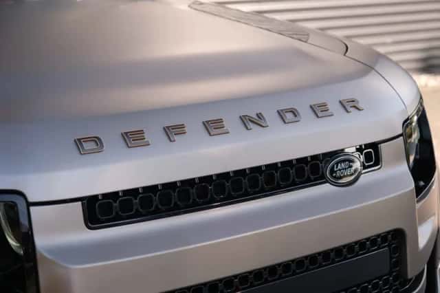 Land Rover Defender (2025) thumbnail 14