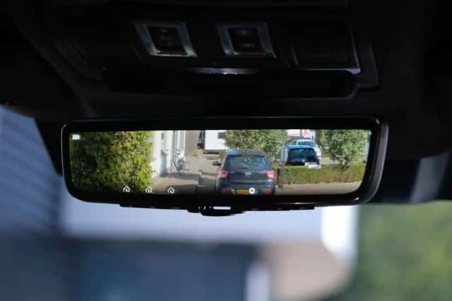 Land Rover Defender (2025) thumbnail 27