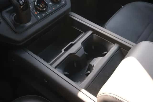Land Rover Defender (2025) thumbnail 46