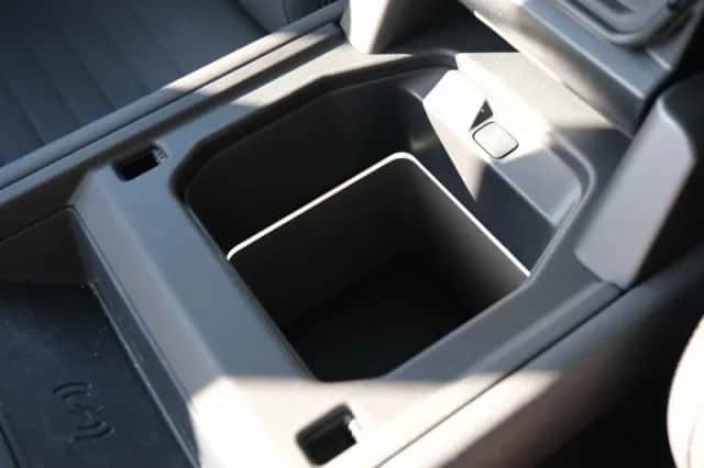 Land Rover Defender (2025) thumbnail 48
