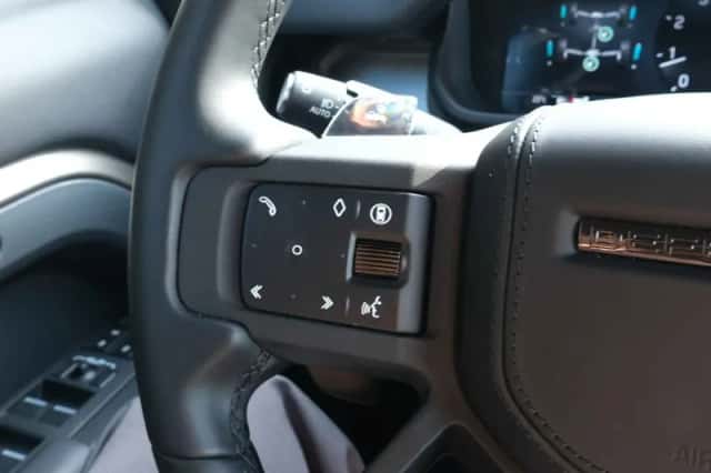 Land Rover Defender (2025) thumbnail 51