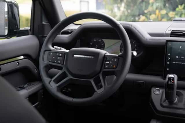 Land Rover Defender (2025) thumbnail 29