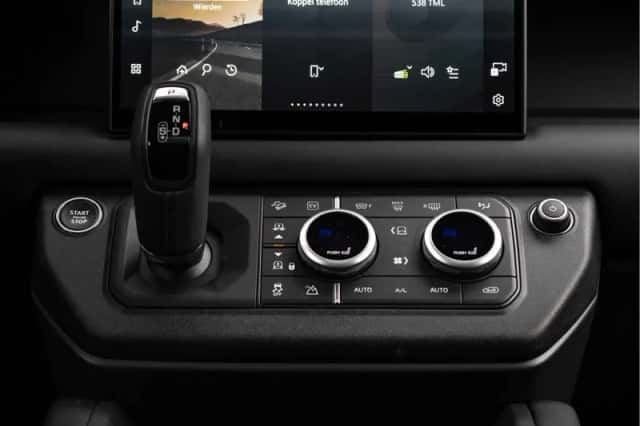 Land Rover Defender (2025) thumbnail 31