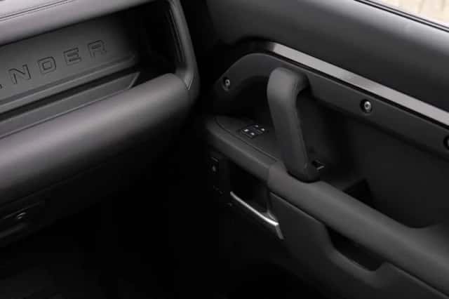 Land Rover Defender (2025) thumbnail 35
